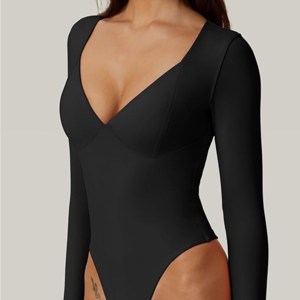 Qinsen Black Long Sleeve Bodysuit – Size S (New with Tags)